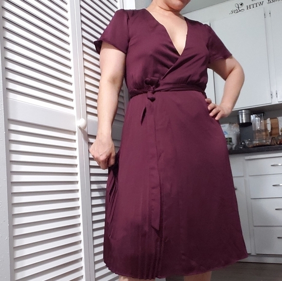 Nwt Banana Republic Wrap Dress, Size S - Picture 9 of 17
